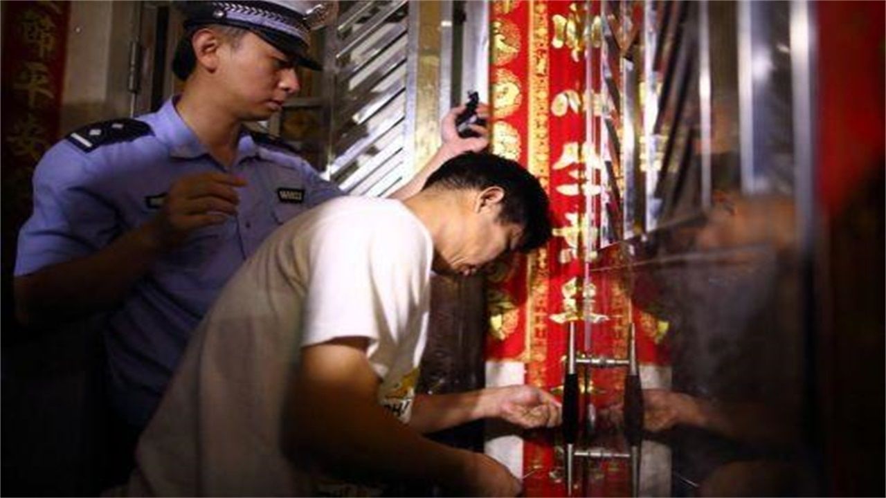 安徽请开锁师傅开了锁后，师傅为什么一般都不进门，就算主人请也不进去？